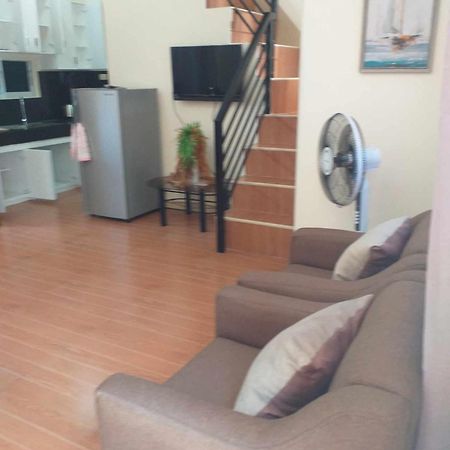 Estilo Apartment 2-Storey Clarin  Buitenkant foto