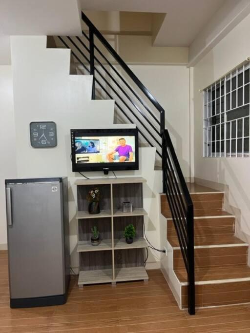 Estilo Apartment 2-Storey Clarin  Buitenkant foto