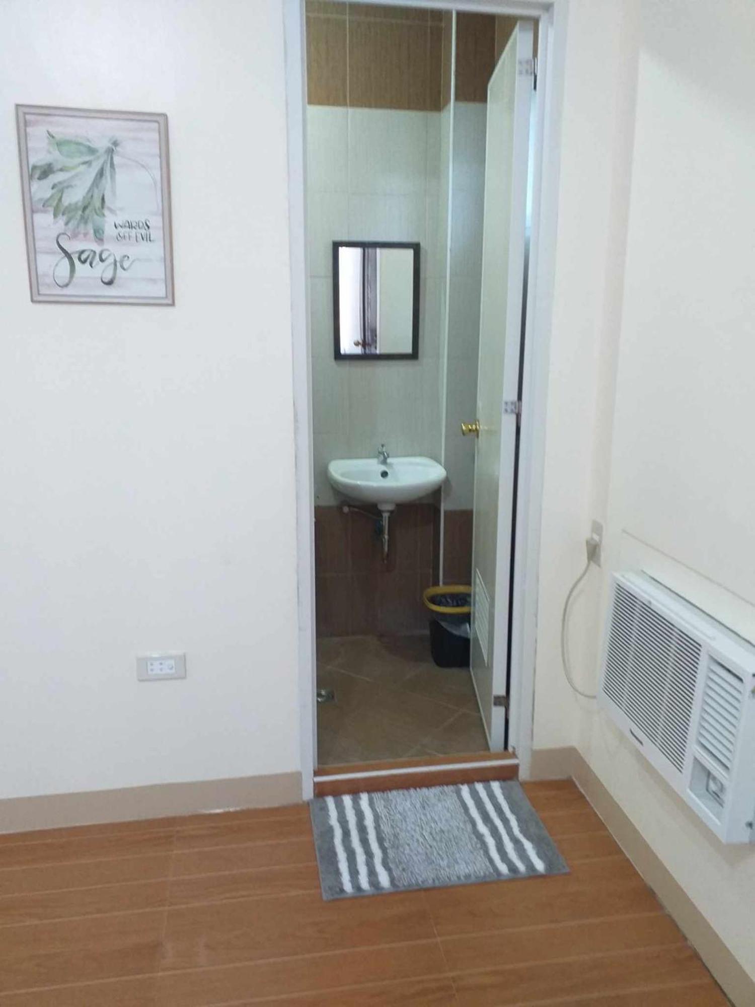 Estilo Apartment 2-Storey Clarin  Buitenkant foto
