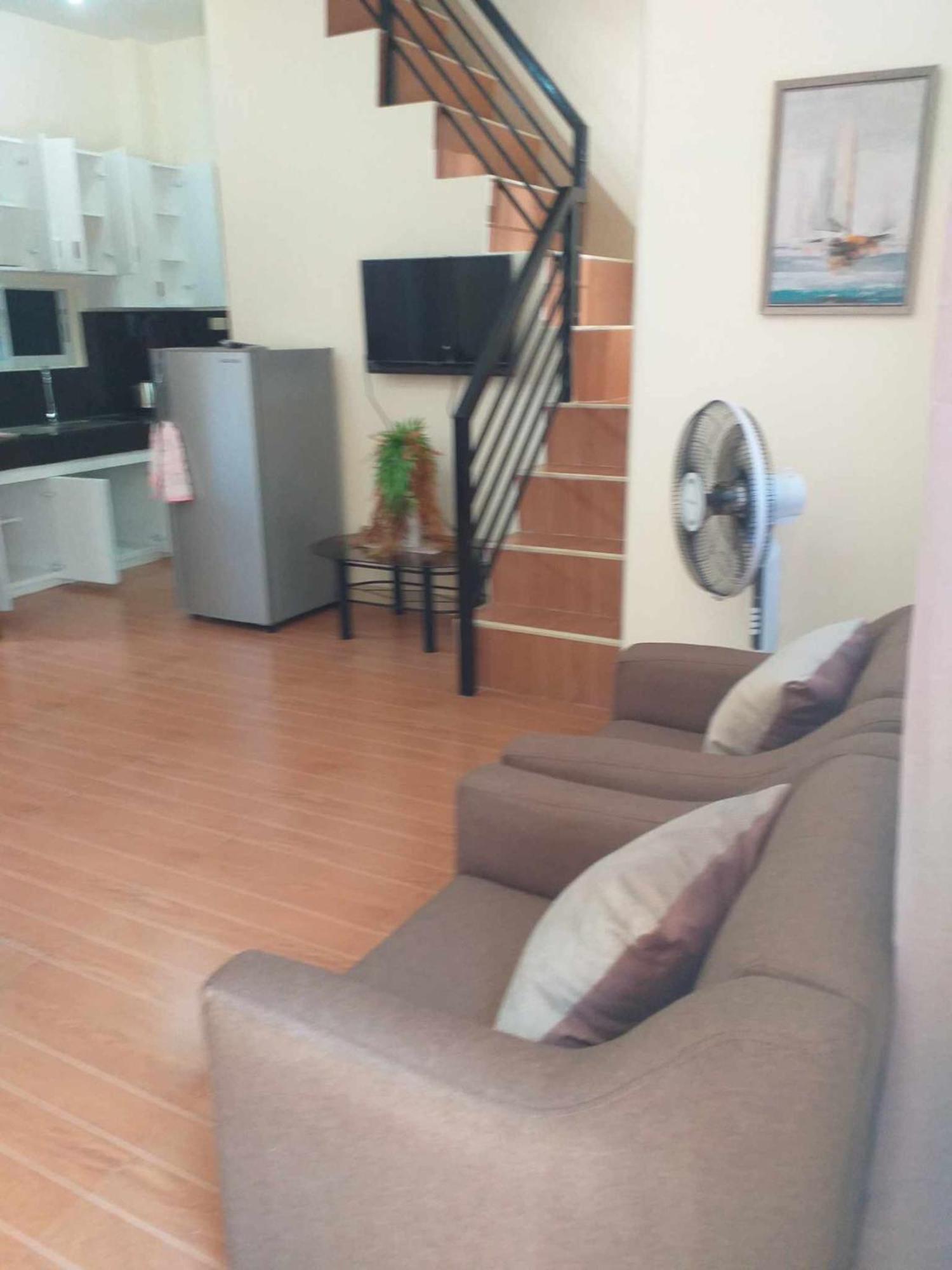 Estilo Apartment 2-Storey Clarin  Buitenkant foto